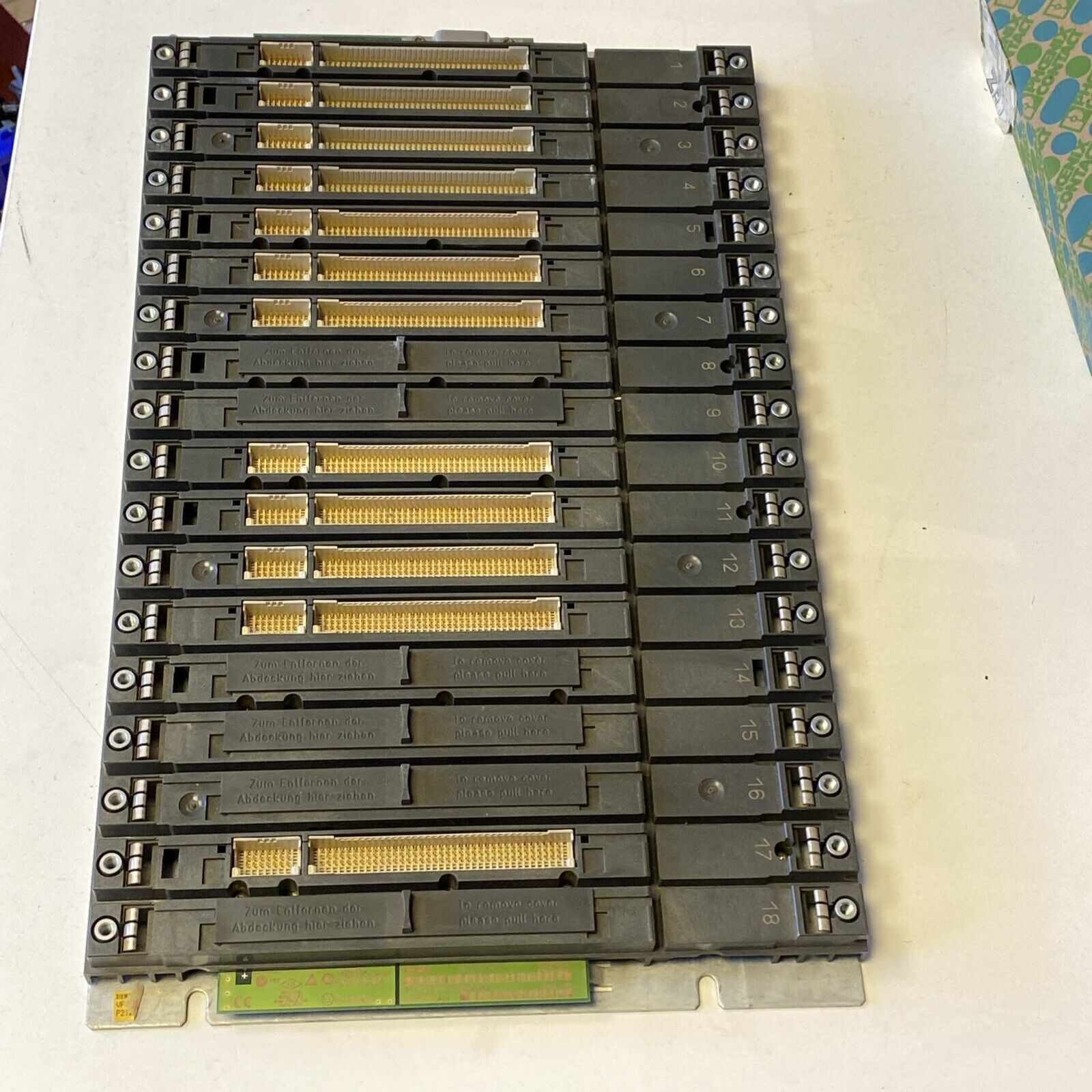 Siemens 6ES7 400-1TA01-0AA0 -used Module Rack UR1/18 Spaces
