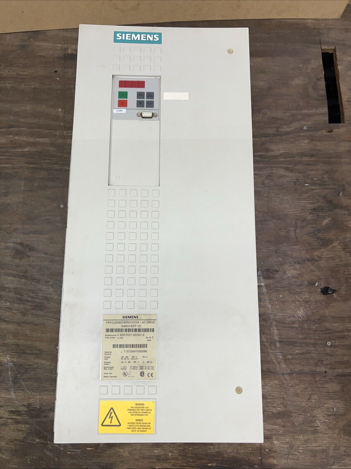 Siemens 6SE7027-2ED61-Z Simovert VC VFD AC Drive 480V 72A (Used See Description)