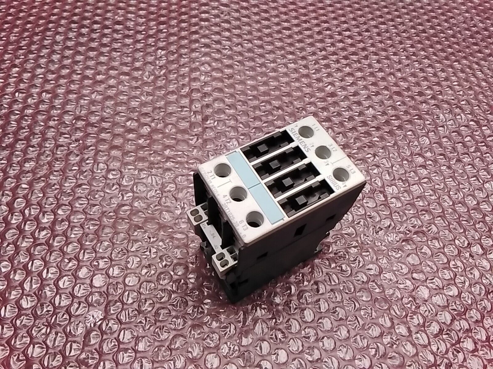 NOS Siemens 3RT1025-3B contactor 24VDC Coil