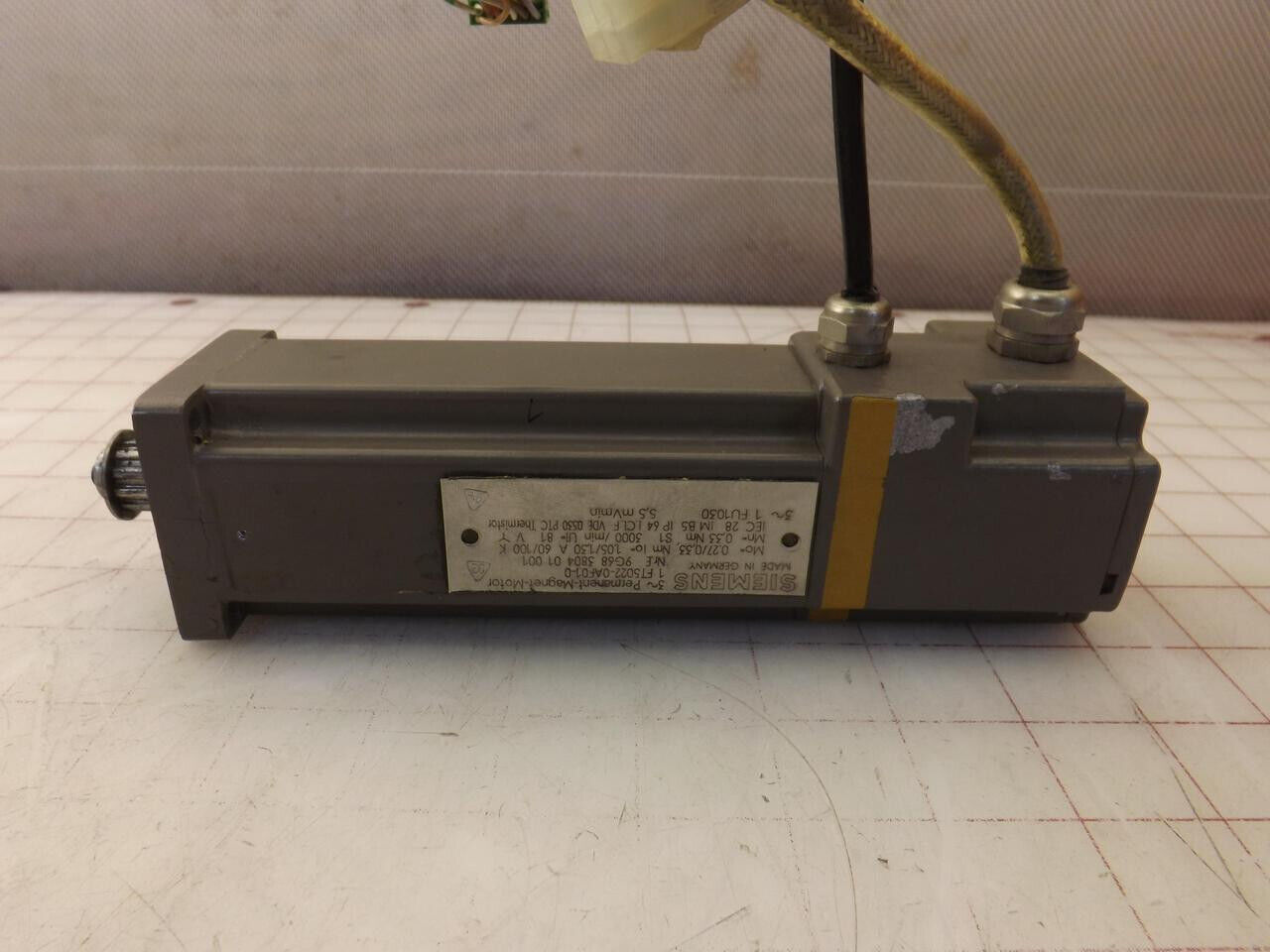 Siemens 1FT5022-0AF01-0 Permanent-Magnet-Motor T35139