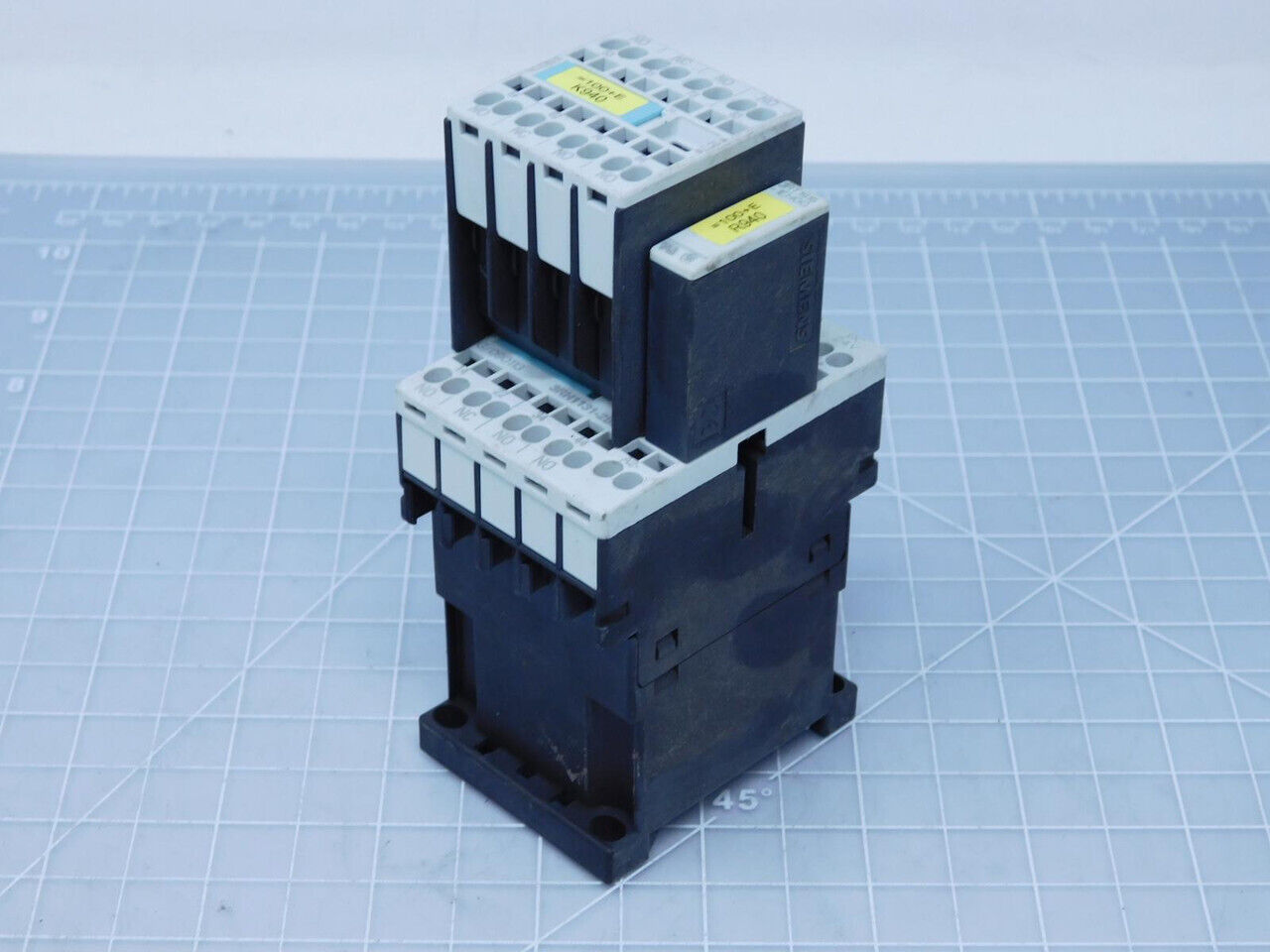 LOT OF 5 SIEMENS 3RH1911-2FA31 CONTACTOR 10 A 690 V W/ AUXILIARY CONTACT T137660