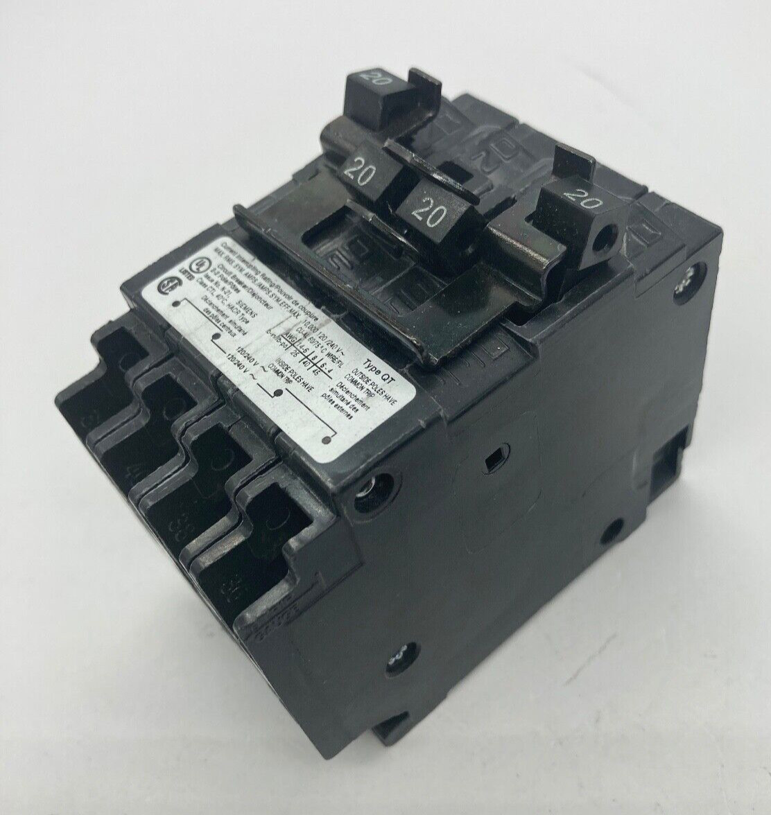 New Siemens Q22020CT2 Two 2 Pole 20 Amp 120/240V QT Plug-On Quad Circuit Breaker