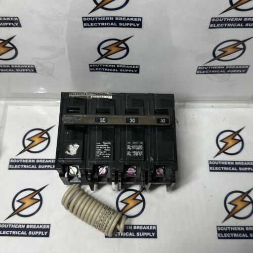New Circuit Breaker Siemens B33000S01 30 Amp 3 Pole 240V 10kA Shunt Trip