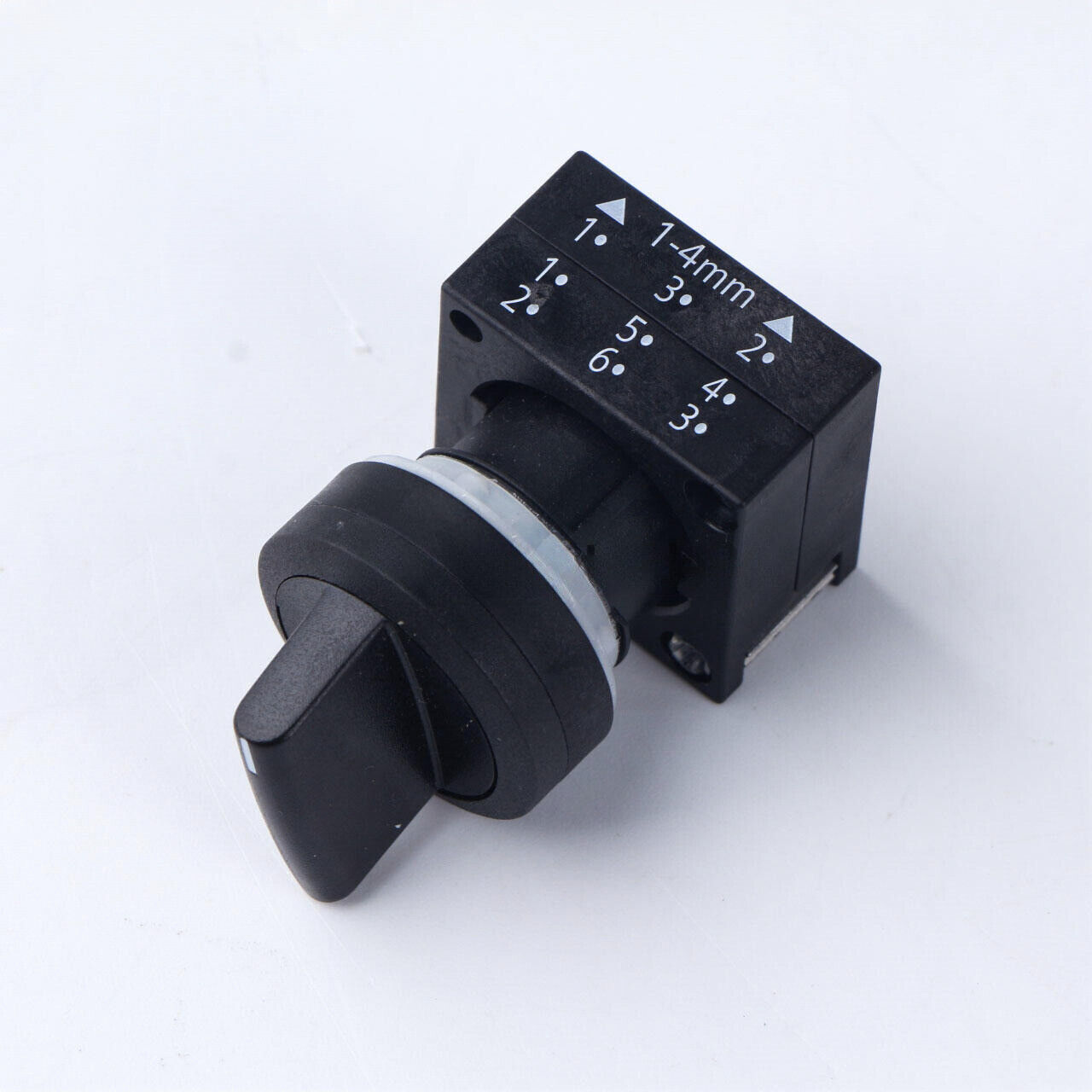 1Pcs New For SIEMENS 3SB3 000-2KA11 black knob switch 3SB3000-2KA11