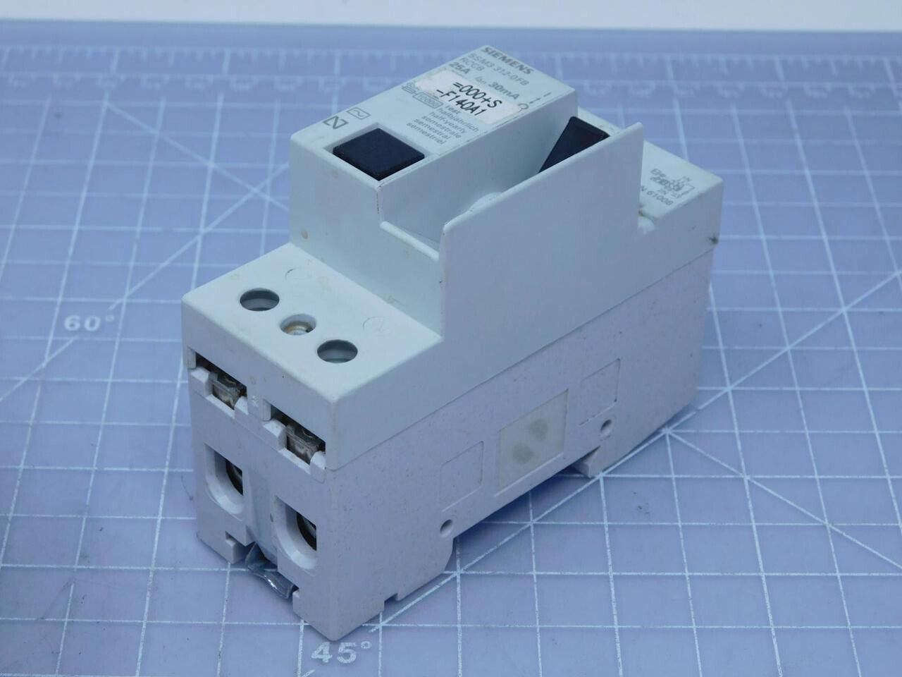 LOT OF 3 SIEMENS 5SM3 312-0 RCCB 125-230V CIRCUIT BREAKER 25A T132292