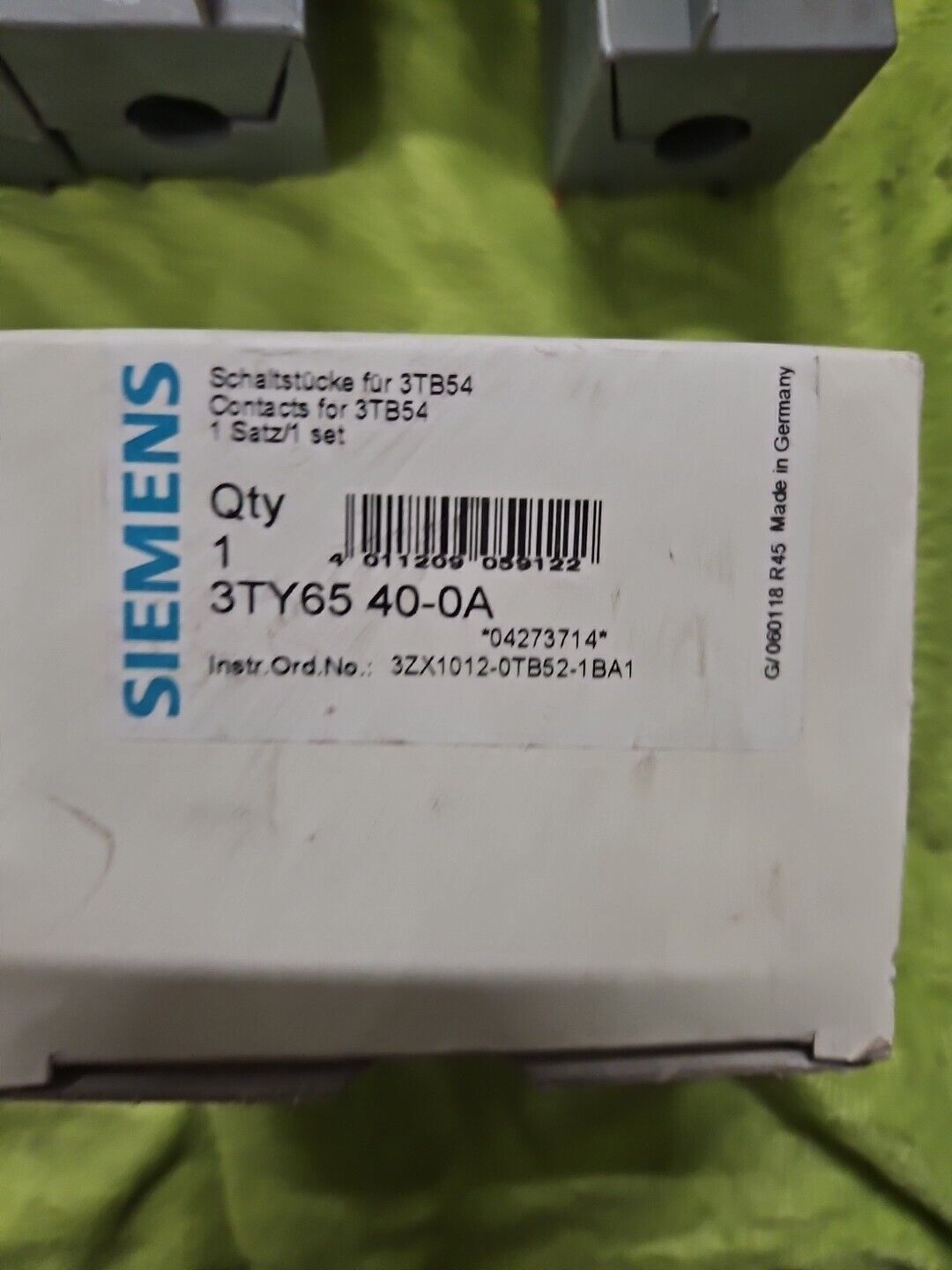 New in Box, org. Siemens Contact Set for 3TB54 - 3TY6540-0A, 3TY65 40-0A New/Original Packaging