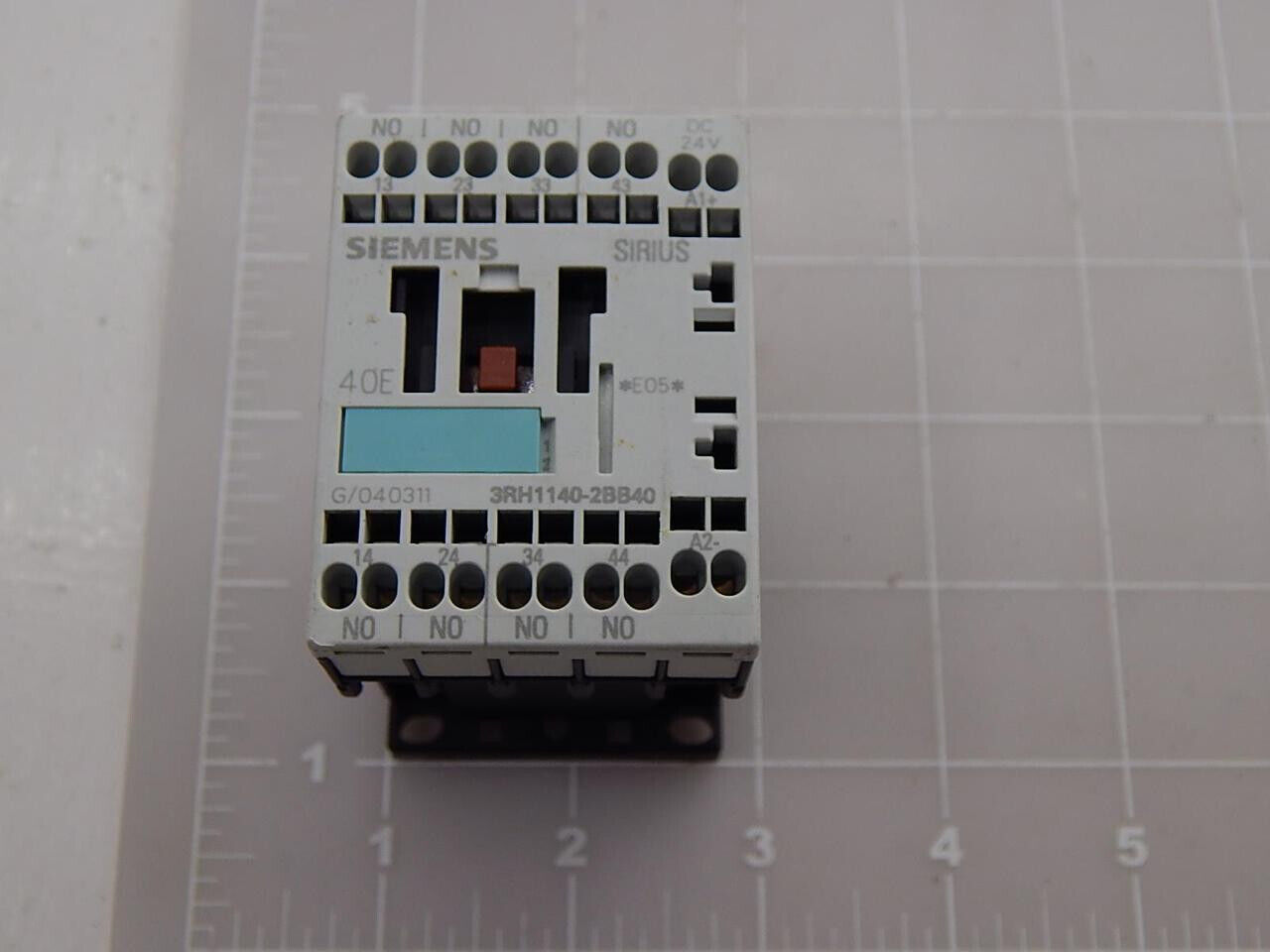 SIEMENS 3RH1140-2BB40 SIRIUS CONTACTOR RELAY T90001