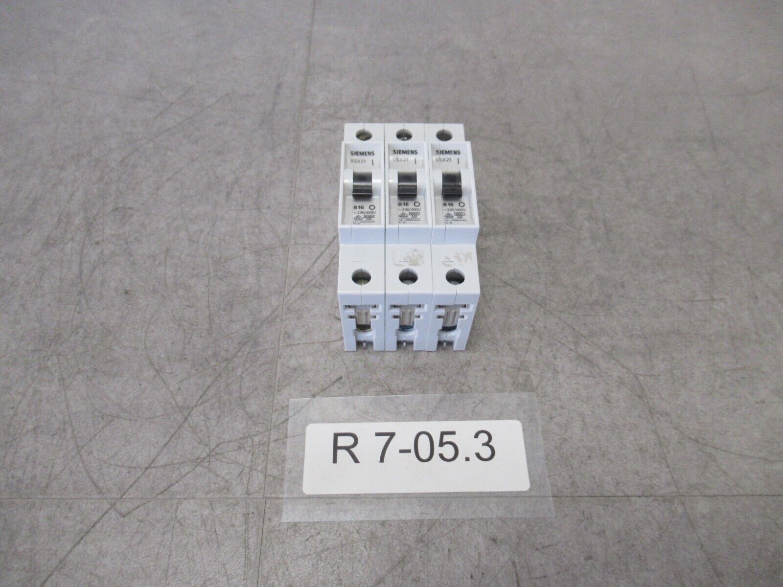 3x Siemens 5SX21B16 Circuit Breaker 230/400V AC