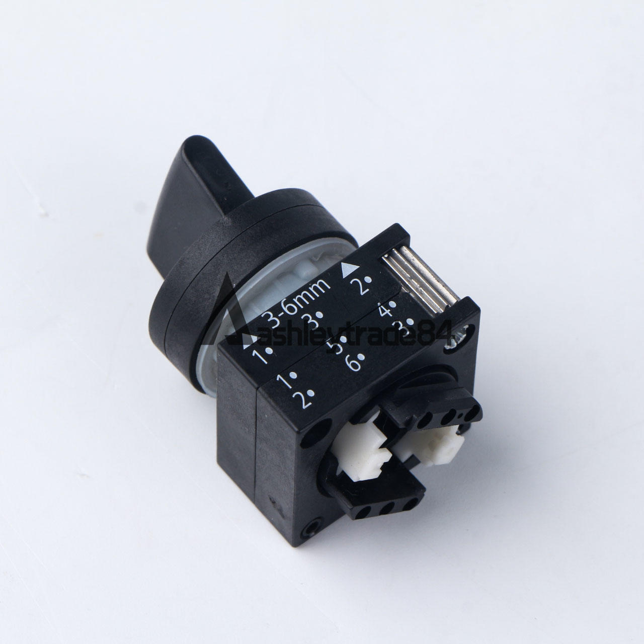 1Pcs New SIEMENS 3SB3 000-2KA11 black knob switch 3SB3000-2KA11