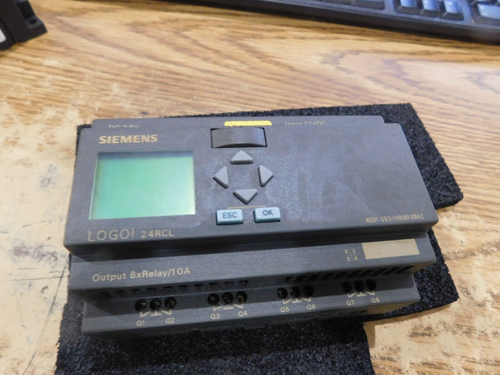 Siemens  Model: 6ED1  053-1HB00-0BA2.  LOGO! 24RCL Logic Module