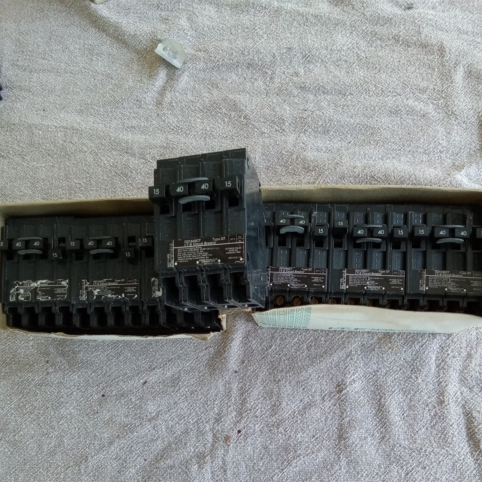 Siemens Q21540CT Circuit Breaker 4P 15-40A Type QT CU/AL 120/240VAC