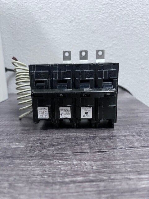 Siemens B33000S01 - 30 Amp 3-Pole 240VAC Type BL SHUNT TRIP  30A Circuit Breaker