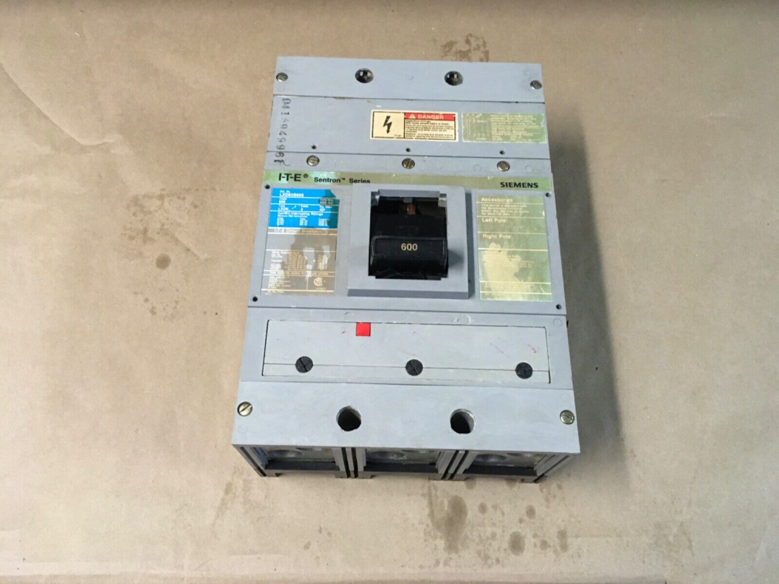 Siemens LXD63B600 3 Pole 600V 600A Circuit Breaker  (KB)