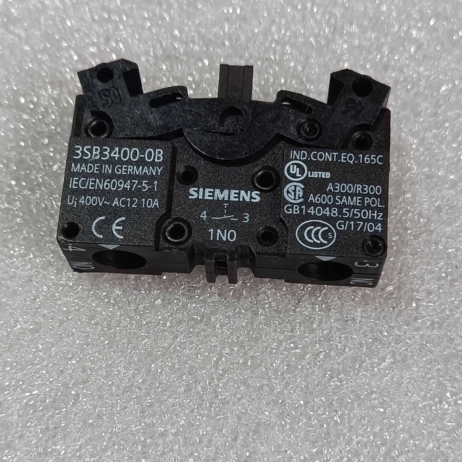 3SB3400-0B NEW Siemens Push button contact 3SB3400OB 1PCS  Fast delivery