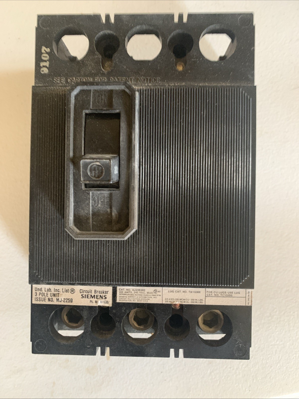 ITE Siemens QJ23 QJ23B200 3 Pole 200 AMP 240V TESTED