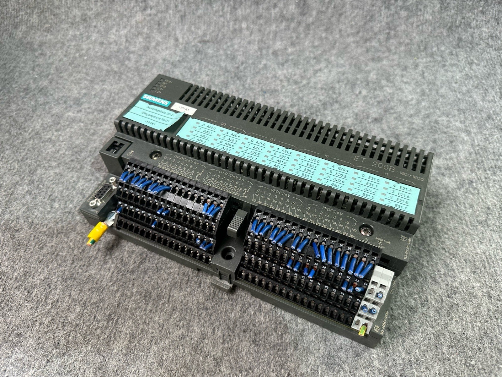 SIEMENS ET200B-16DI/16DO, 6ES7 133-0BL00-0XB0 + 6ES7 193-0CB40-0XA0