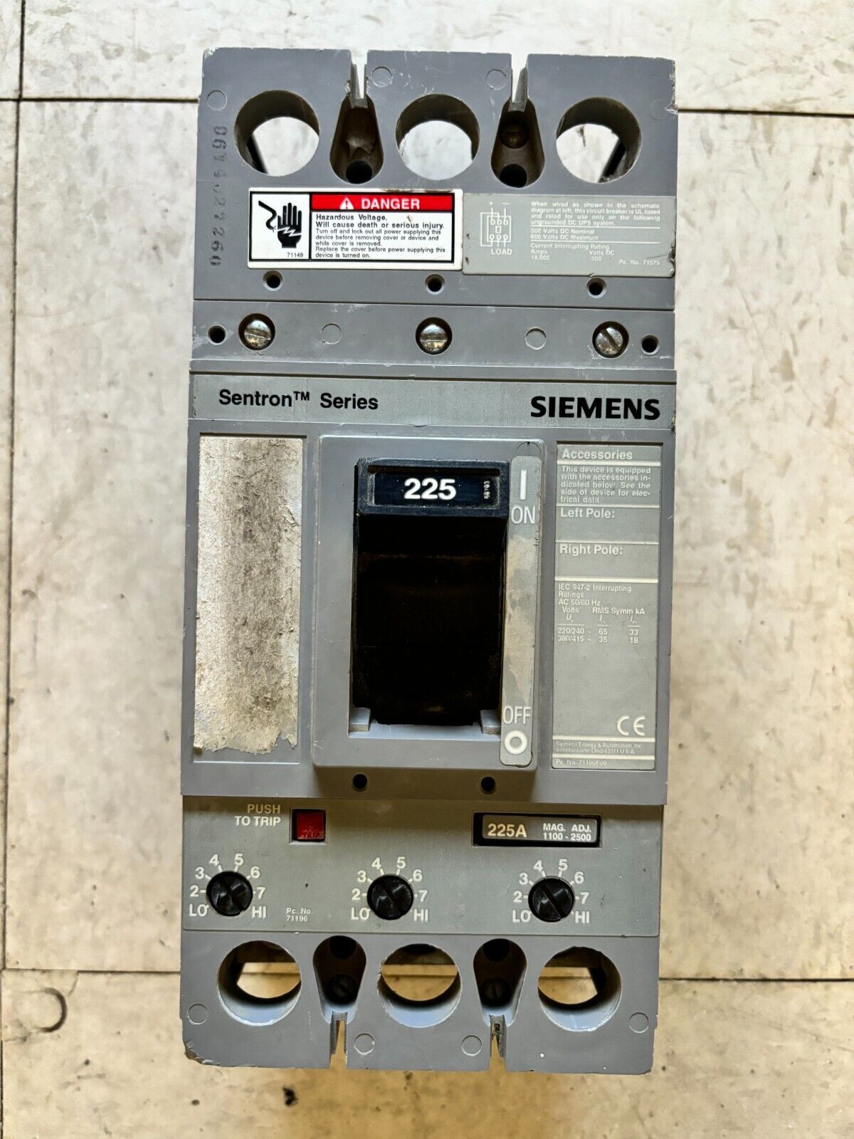 Siemens Sentron Series Circuit Breaker HFXD6 HFXD63B225 600V 3P 225A 65KA