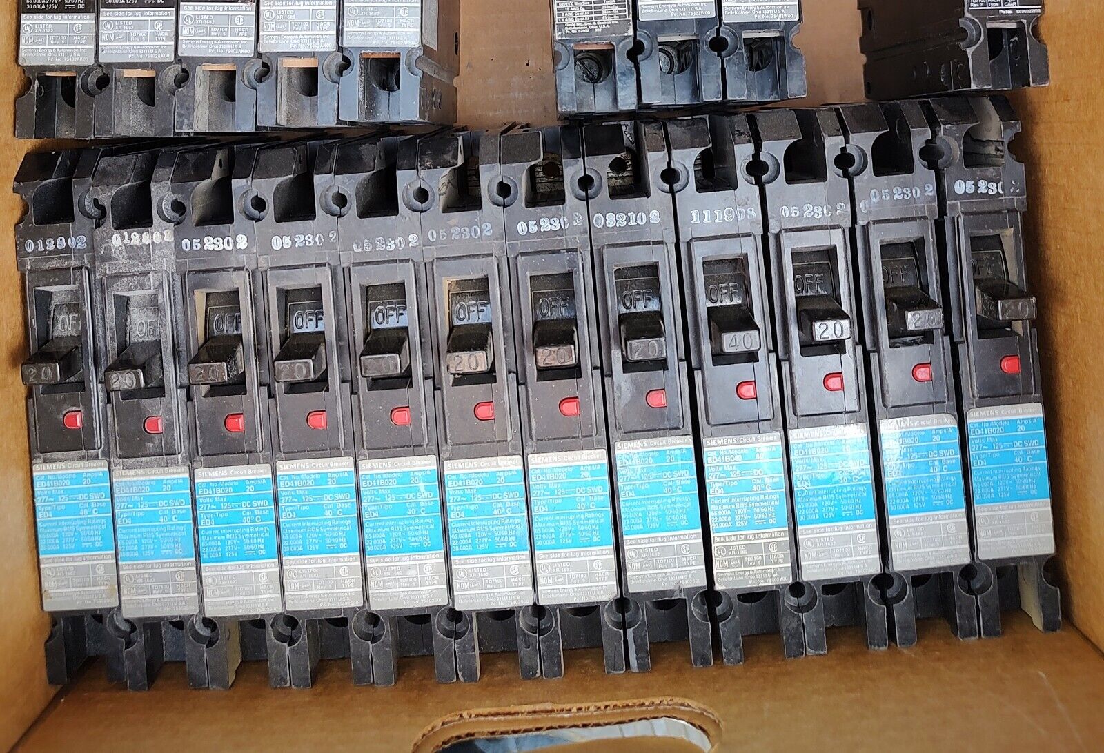 (1) SIEMENS ED4 ED41B020 1 Pole 20 Amp Circuit Breaker 277VAC 125vdc MADE IN USA