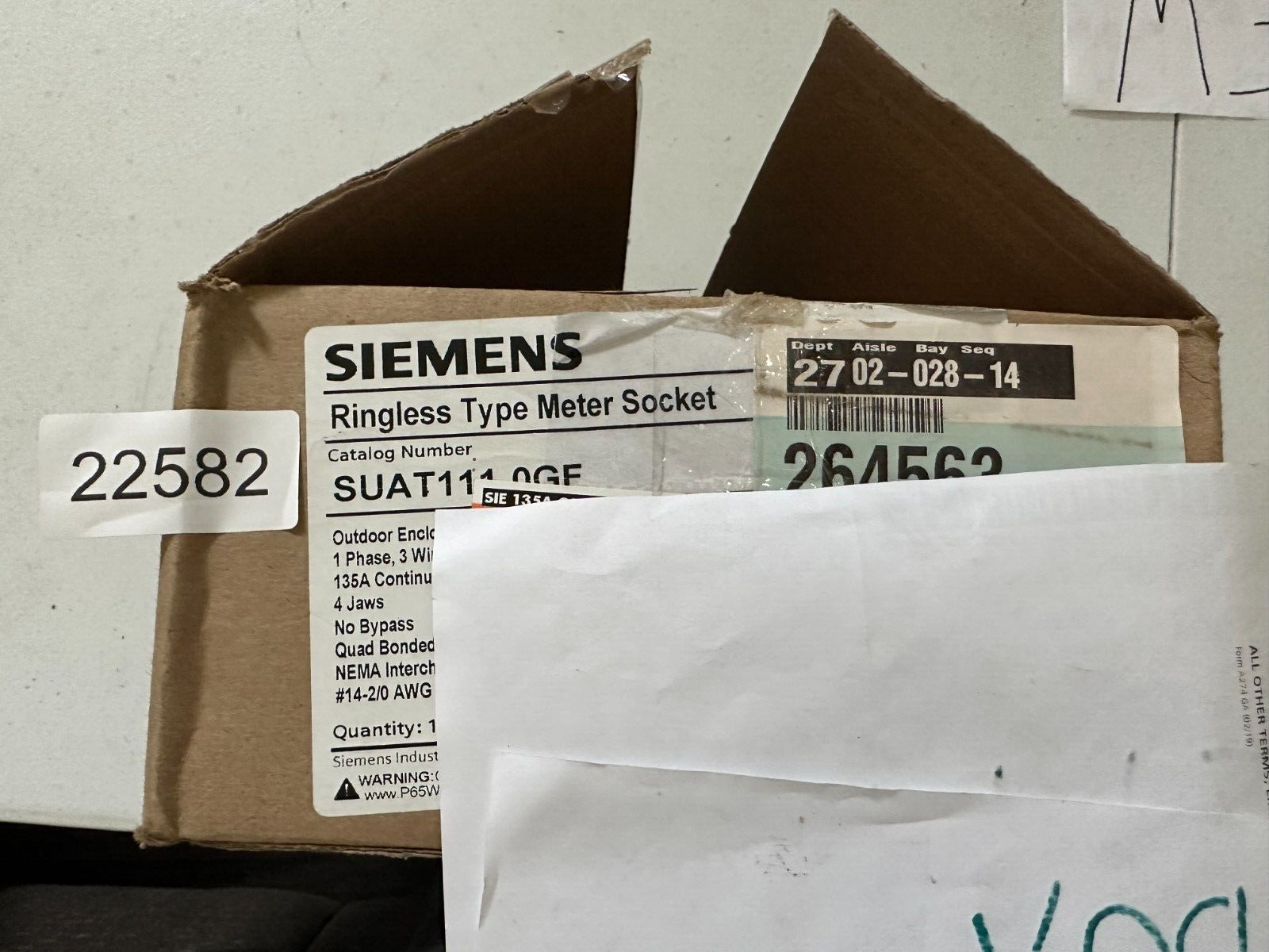 SIEMENS RINGLESS TYPE METER SOCKET 135A SUAT111-0GF 1 Phase 3 Wire 600VAC 4 Jaws