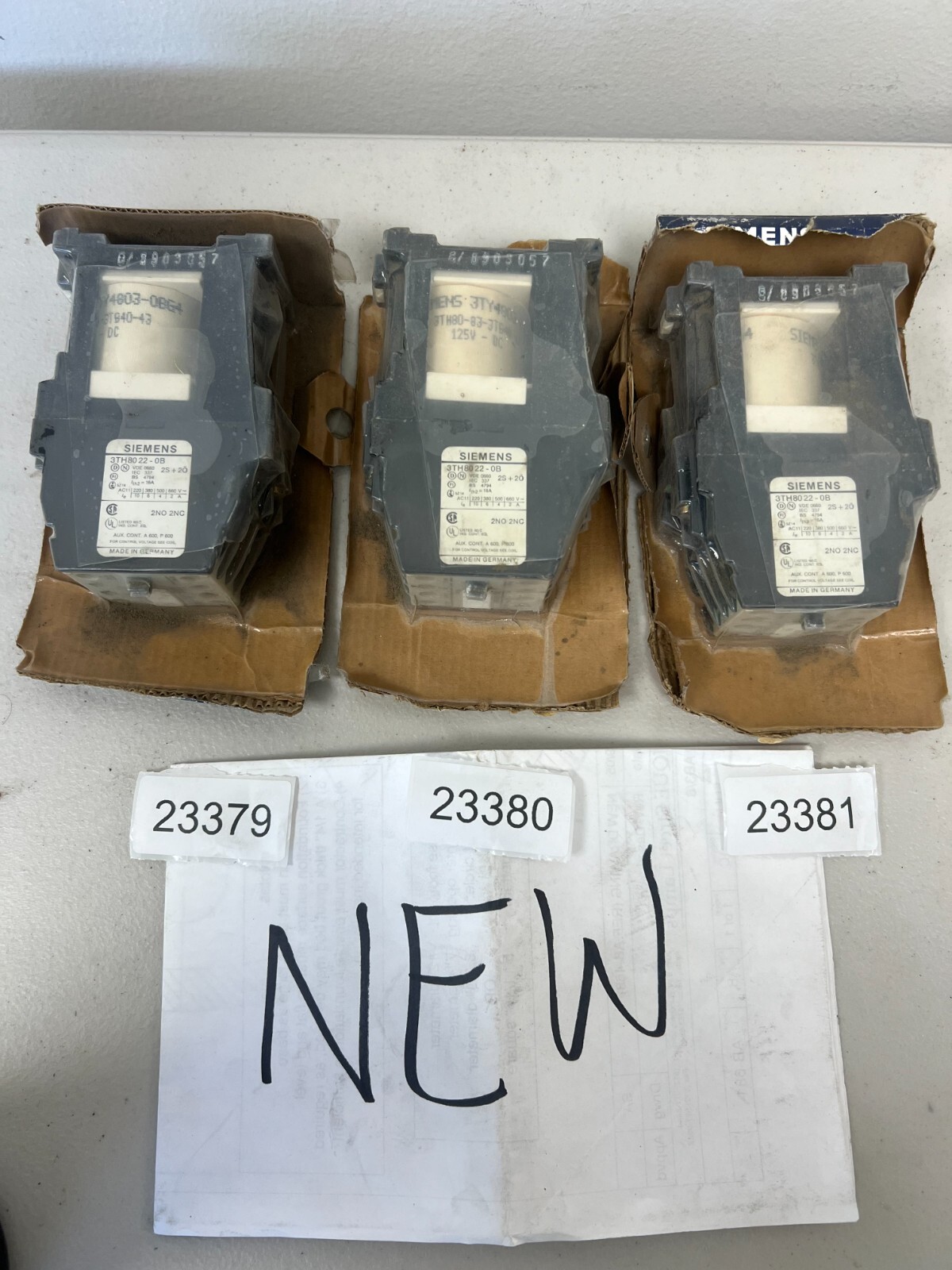 Siemens 3TH8022-0B Contactor Relay 2NO 2NC