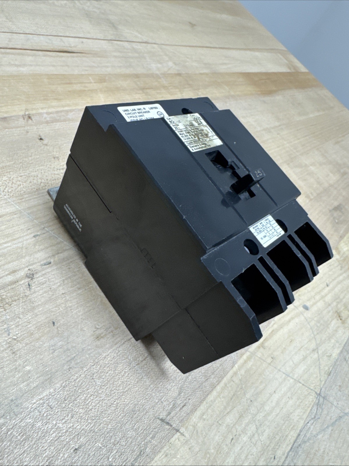 SIEMENS BQCH3B025 BQCH 3 POLE 25 AMP 480v CIRCUIT BREAKER