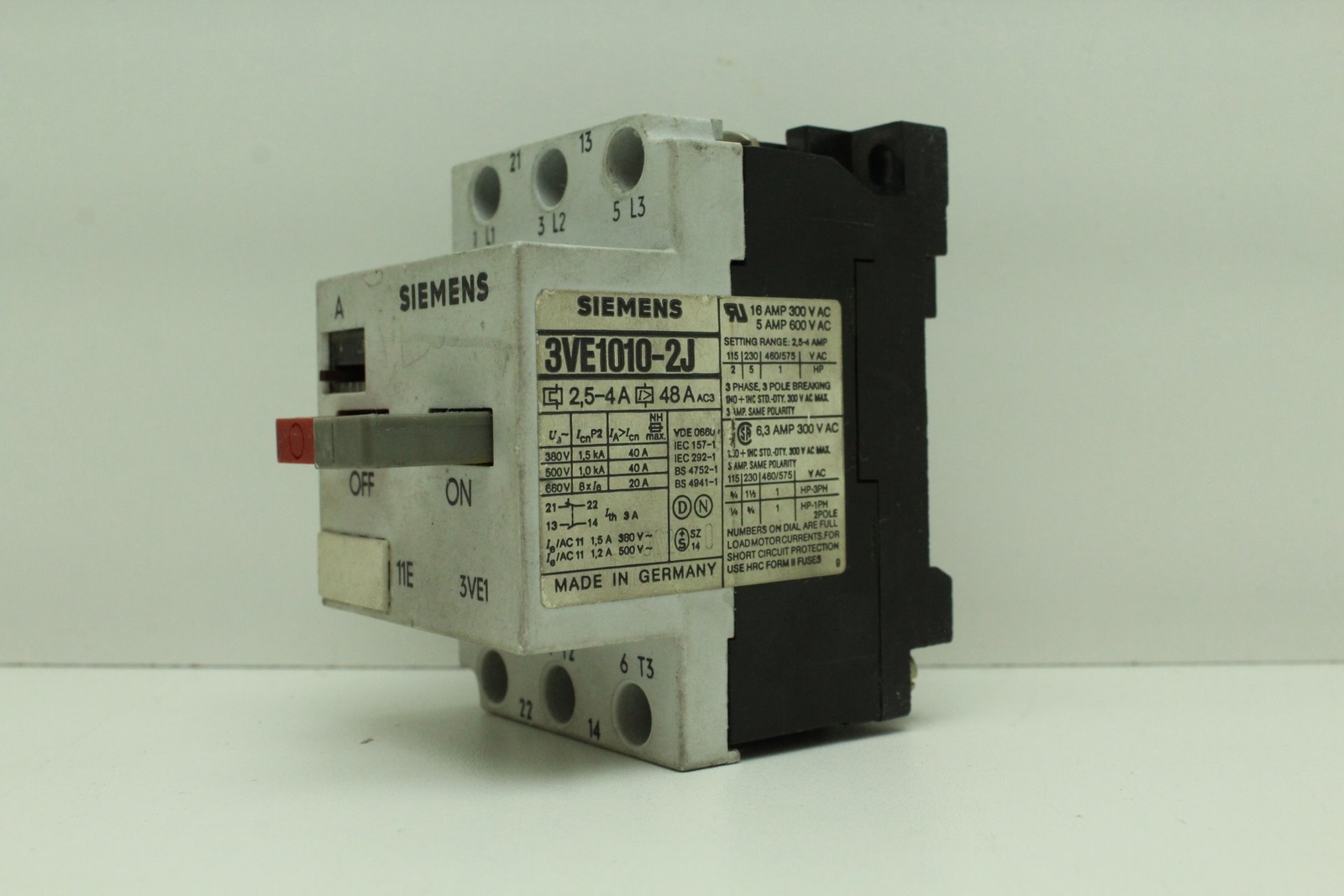 Siemens 3VE1010-2J Motor Circuit Breaker 2.5-4A