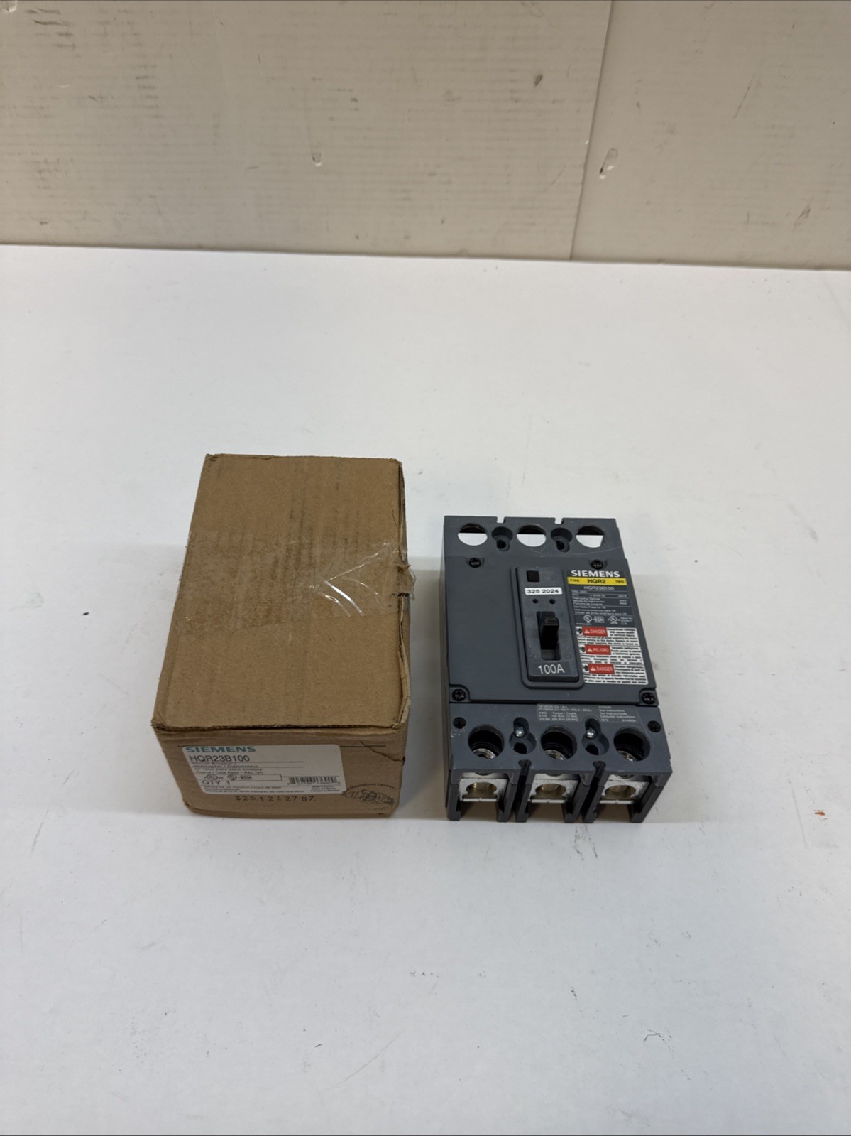 HQR23B100 - Siemens Bolt-On 240V 100A 3 pole circuit breaker 65kA@240V