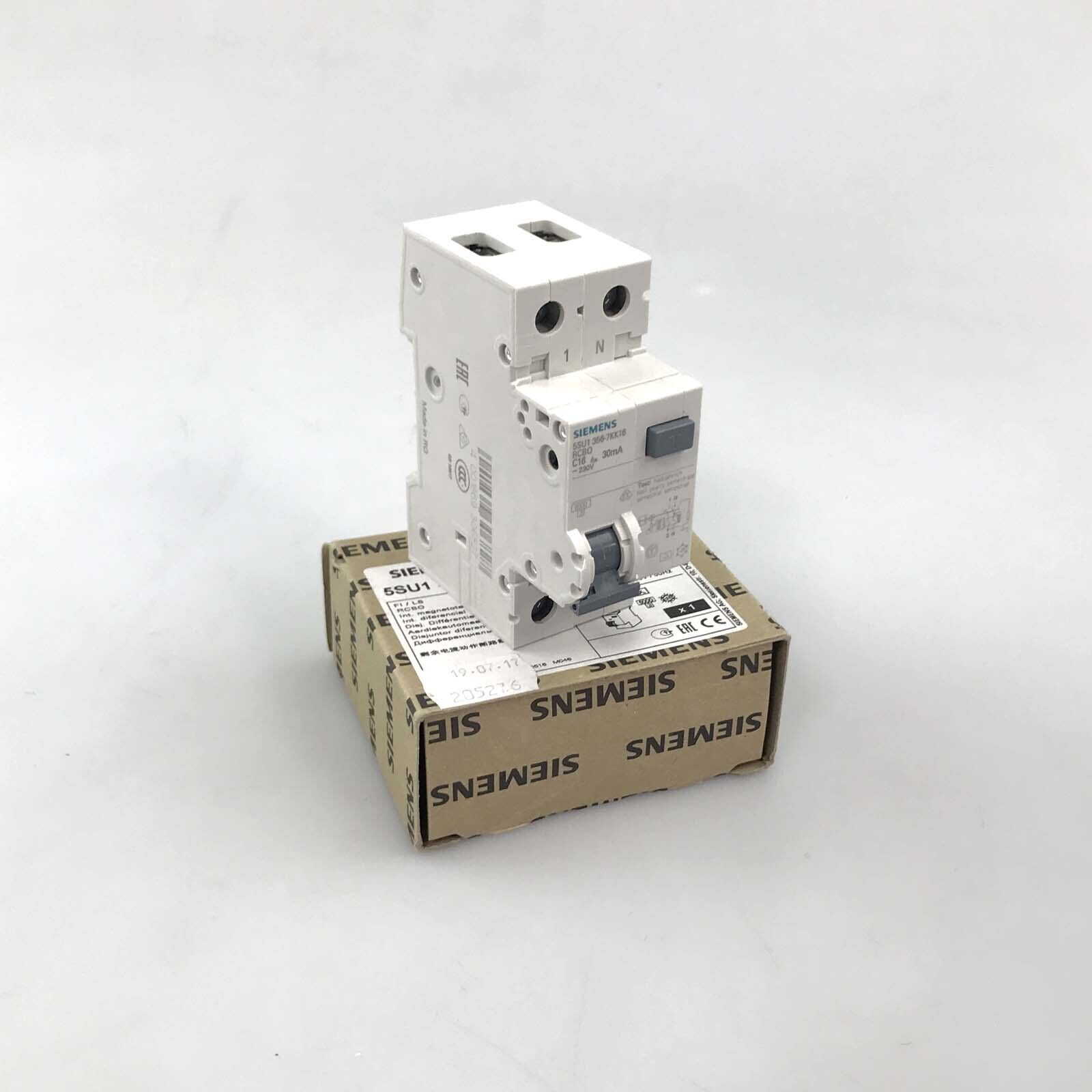 Siemens FI/LS Switch 5SU1 356-7KK16 Original Packaging