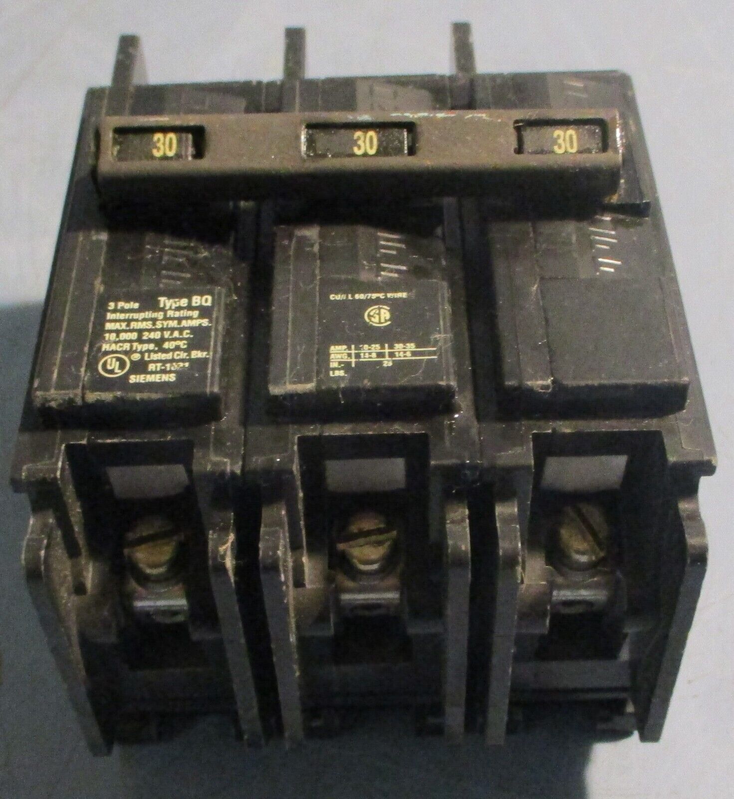 Siemens BQ3B030 Circuit Breaker 3 Pole 30A Type BQ 240VAC