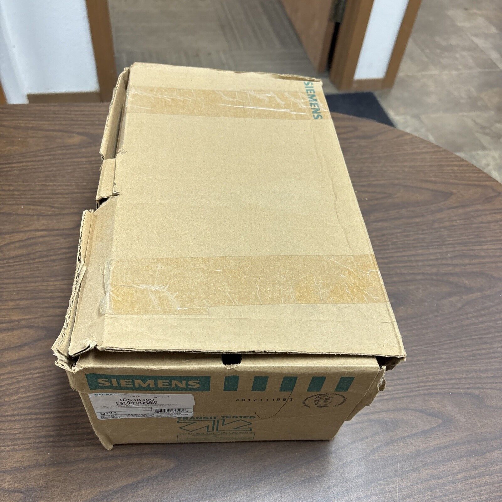 SIEMENS JD63F400 Frame, Breaker JD 3P 300A 600V 25kA FR, Black