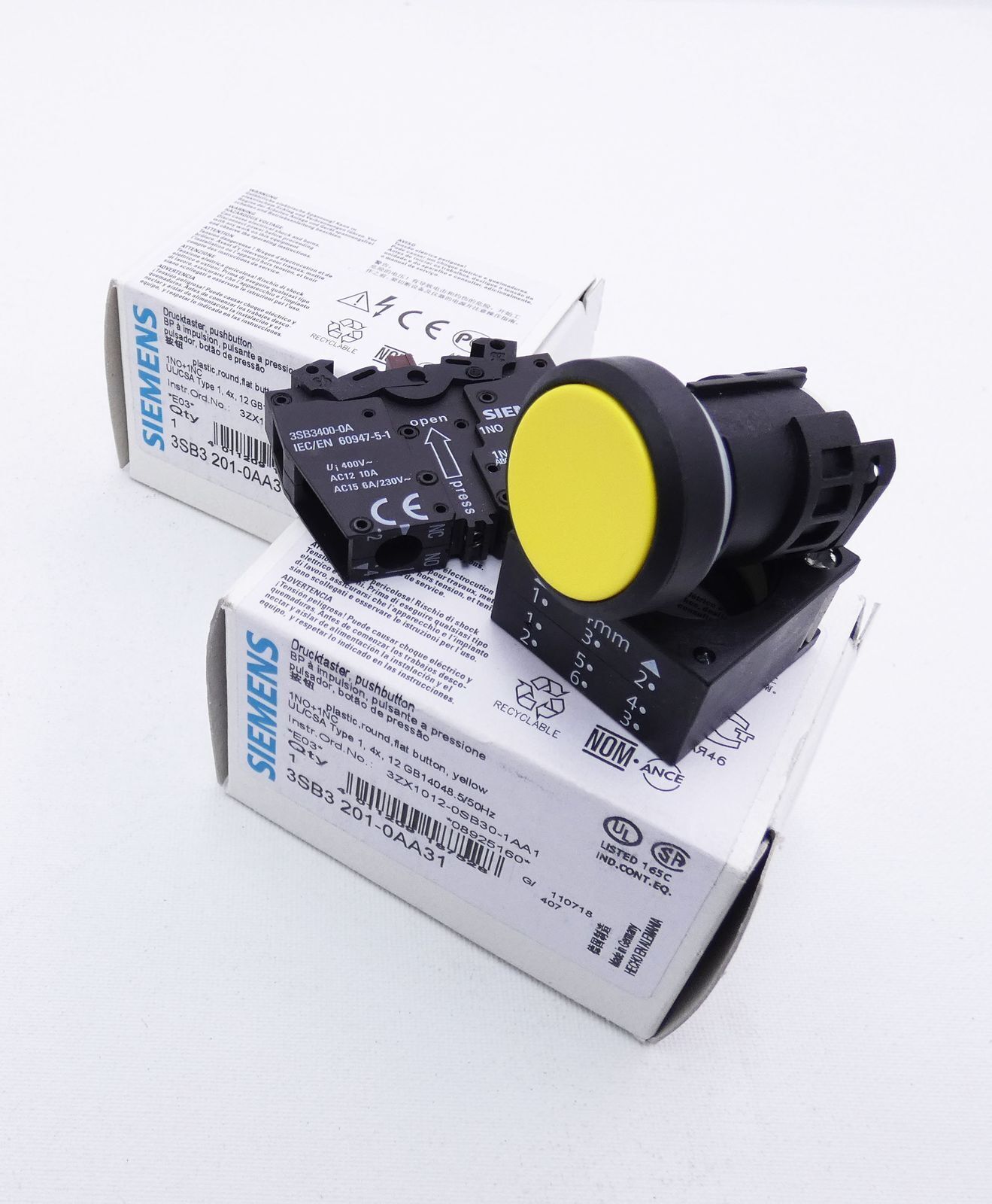 2x Siemens 3SB3 201-0AA31 E-Stand: 03 Push Button -Unused/Original Packaging-