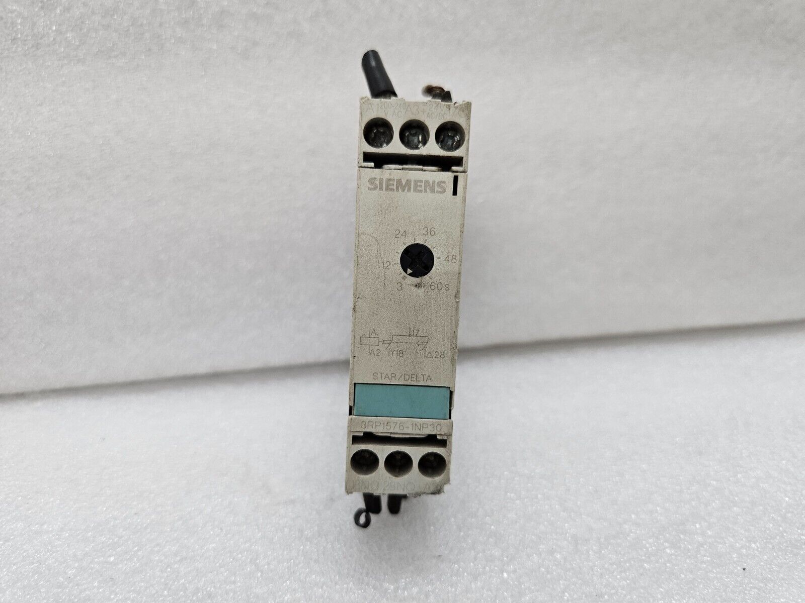 SIEMENS 3RP1576-1NP30 TIME RELAY