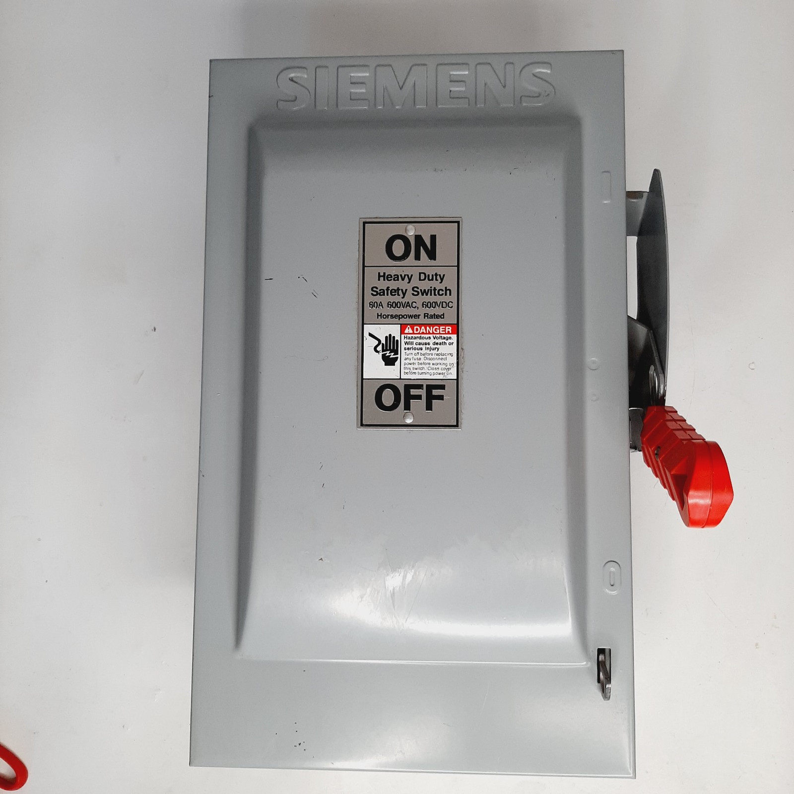 Siemens HF362N 60-Amp 3 Pole 600-volt 4 Wire Fused Heavy Duty Safety Switches