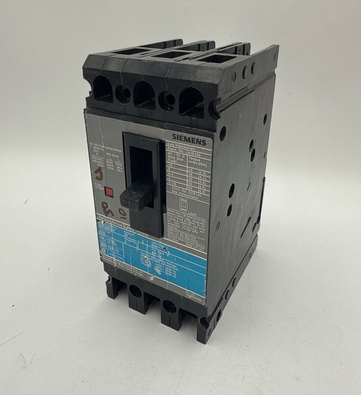 Siemens ED63B030 Circuit Breaker 30A 3P 600V ED6 3 pole 30 Amp Used TESTED