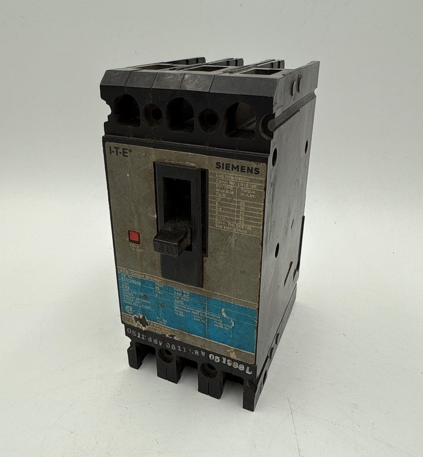 Siemens ED23B040 ED23B040 Circuit Breaker 40A 3P 240V ED2 40 Amp 3 Pole Used