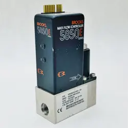 BROOKS 5850E SERIES 5850EC1BE3LB2A (OXYGEN O2 100SCCM FLOW) MASS FLOW CONTROLLER