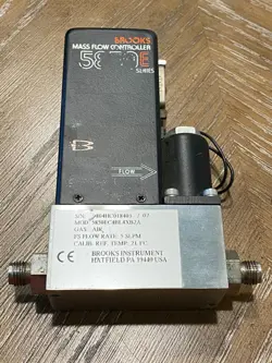 BROOKS 5850E MASS FLOW CONTROLLER MFC - GAS: AIR - FLOW: 5 SLPM