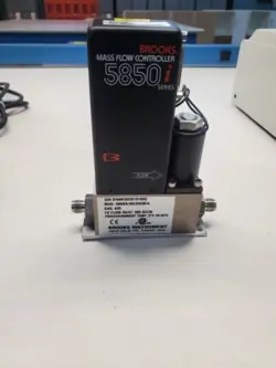 BROOKS 5850I MASS FLOW CONTROLLER GAS:AIR 500 SCCM