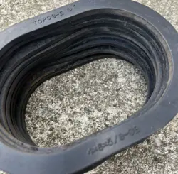 HANDHOLE BLACK RUBBER