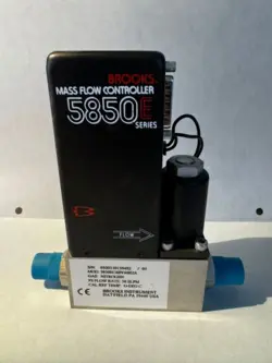 BROOKS 5850E MASS FLOW CONTROLLER MFC O2 200 SCCM