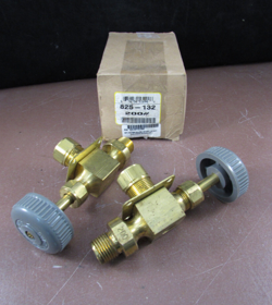 WATER GAUGE GLASS VALVE SET CLEAVER-BROOKS 1/2