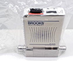 NEW BROOKS GF100CXXC MASS FLOW CONTROLLER (N2 / 10SCCM) GF100C-908799