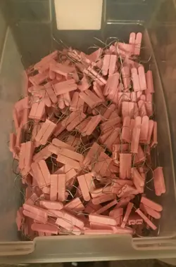 476 APPROX.PINKNUMBEREDNO BOX