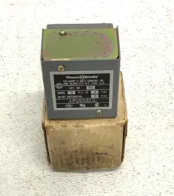 NEW CLEAVER BROOKS DIETZ 161-P15 ADJUSTABLE PRESSURE SWITCH AUTOMATION SENSOR