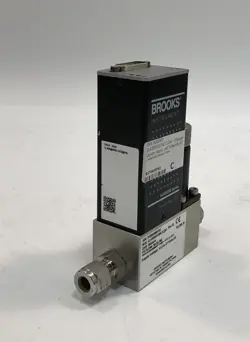 BROOKS INSTRUMENT THERMAL MASS FLOW CONTROLLER SLA5800