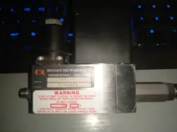 BROOKS 5851 MASS FLOW CONTROLLER