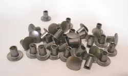 HEAD RIVETS