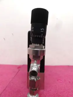 BROOKS PRESSURE CONTROLLER