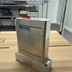 BROOKS INSTRUMENT GF125CXXC MASS FLOW CONTROLLER MFC CF4 200SCCM