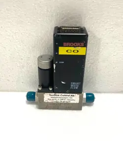 BROOKS 5850S/BC1FA1BB3BA1B1 SMART MASS FLOW CONTROLLER